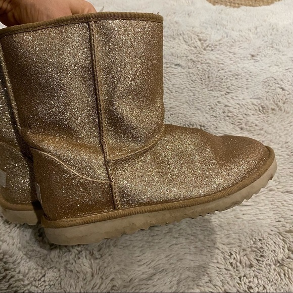 Ugg’s Gold sparkle glitter 5 Women’s - Picture 6 of 8